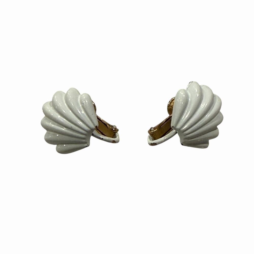 Vintage Napier White Enamel Gold Tone Scalloped Shell Screw Back Earrings Signed